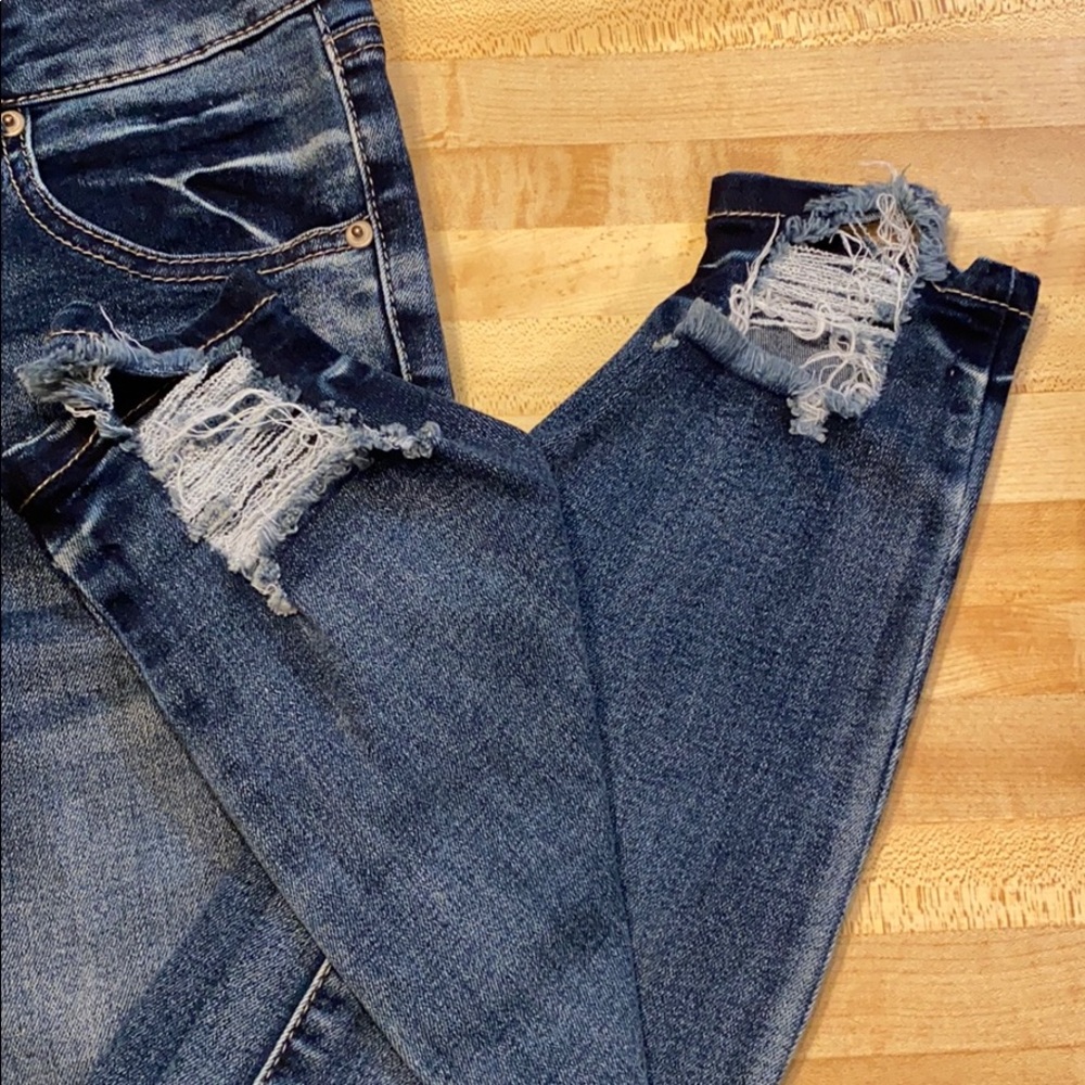 Distressed Jeans - dark wash - Picture 2 of 6